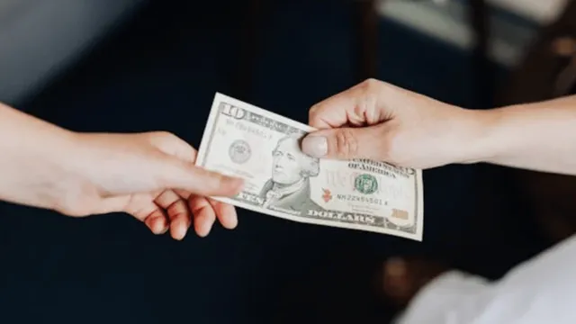 rs-500-for-chai-paani-hospital-nurse-allegedly-asks-for-money-in-exchange-of-getting-patient-admitted